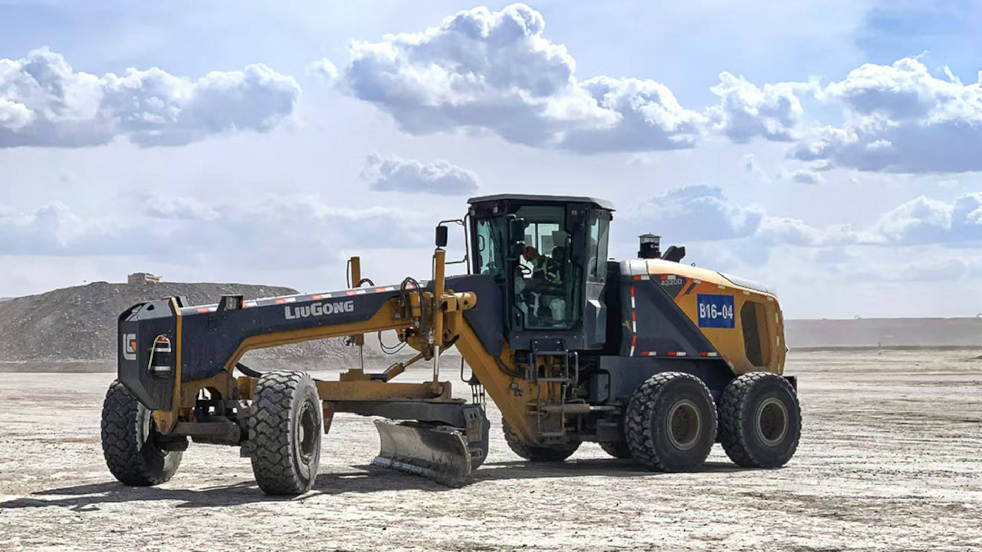 Обзор: LiuGong 4320D. Для строительства и содержания дорог на горных предприятиях